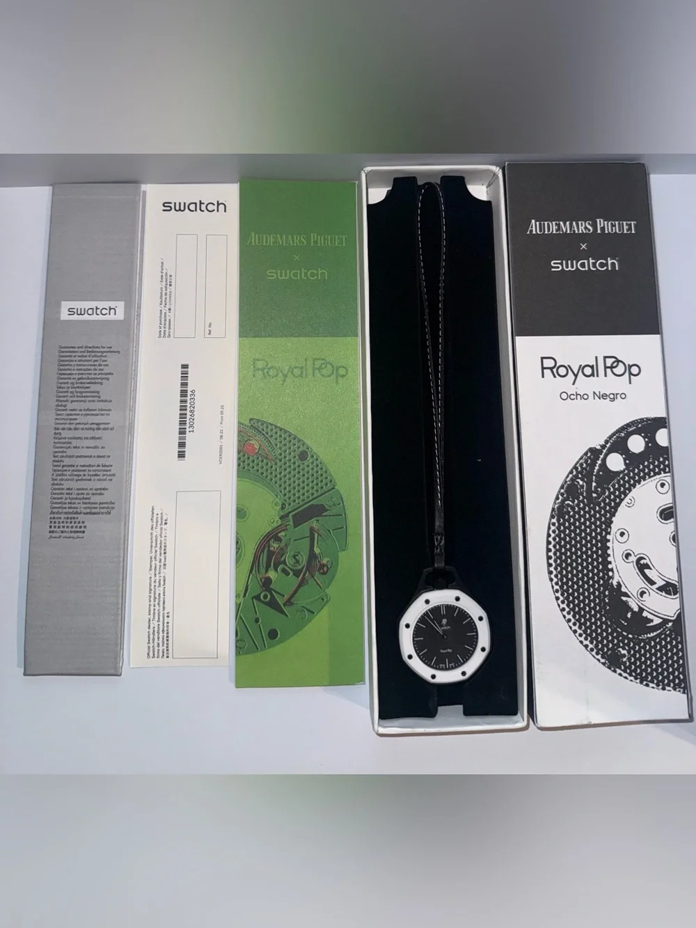 Royal Pop Ocho Negro Black & White Watch – Full Set